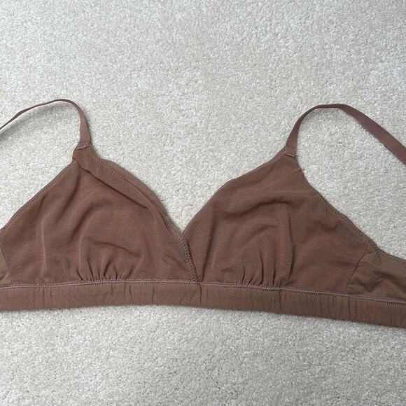 SKIMS: Ochre Bralette - Picture 5 of 7